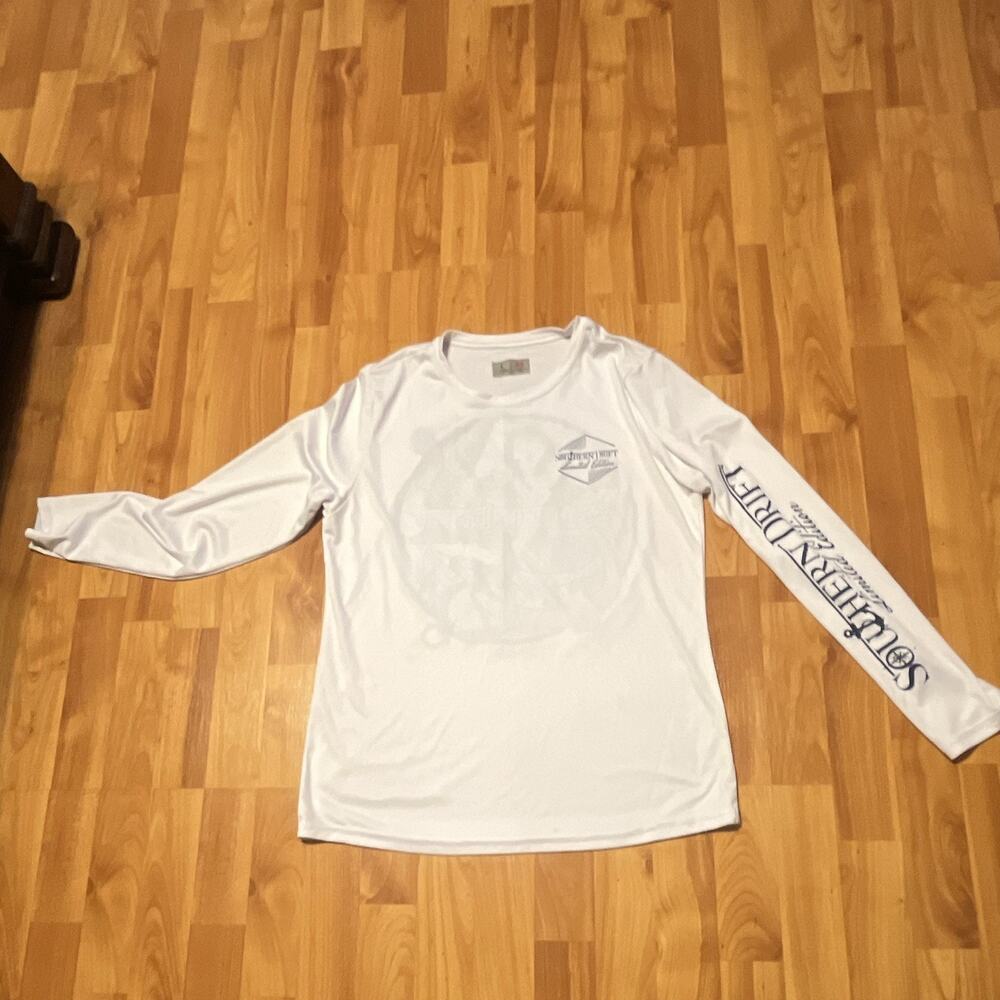 A4 Women’s L White Long Sleeve Crew Neck Graphic T-Shirt Southern Drift LE